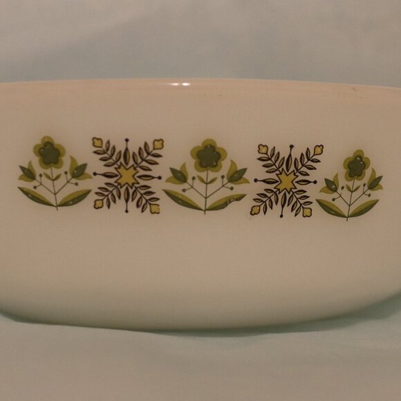 Vintage Fire King Anchor Hocking 1 1/2 quart baking dish. 437 meadow green. - Picture 7 of 7